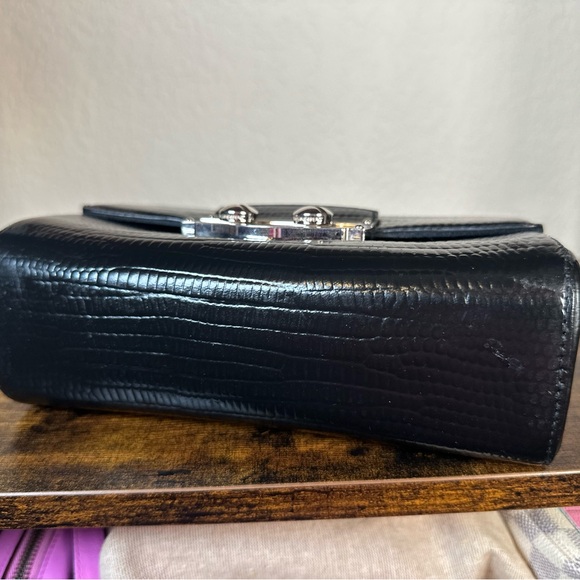 YSL Yves Saint Laurent Black Leather Embossed Exotic Shoulder Bag - Picture 9 of 10